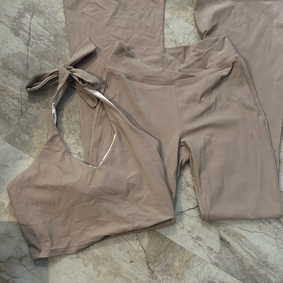 Jolyn Clothing Yoga set - Picture 1 of 3